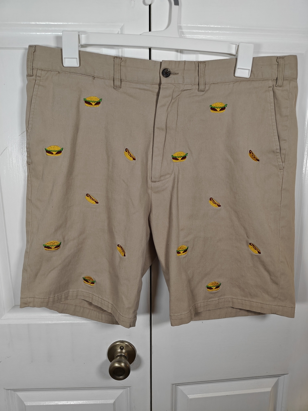 Castaway Nantucket Mens 38 Embroidered Hot Dog & Hamburger Chino Shorts Khaki